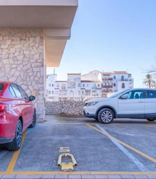 Apartamento Frente Al Canal Con Terraza Apartamento Empuriabrava