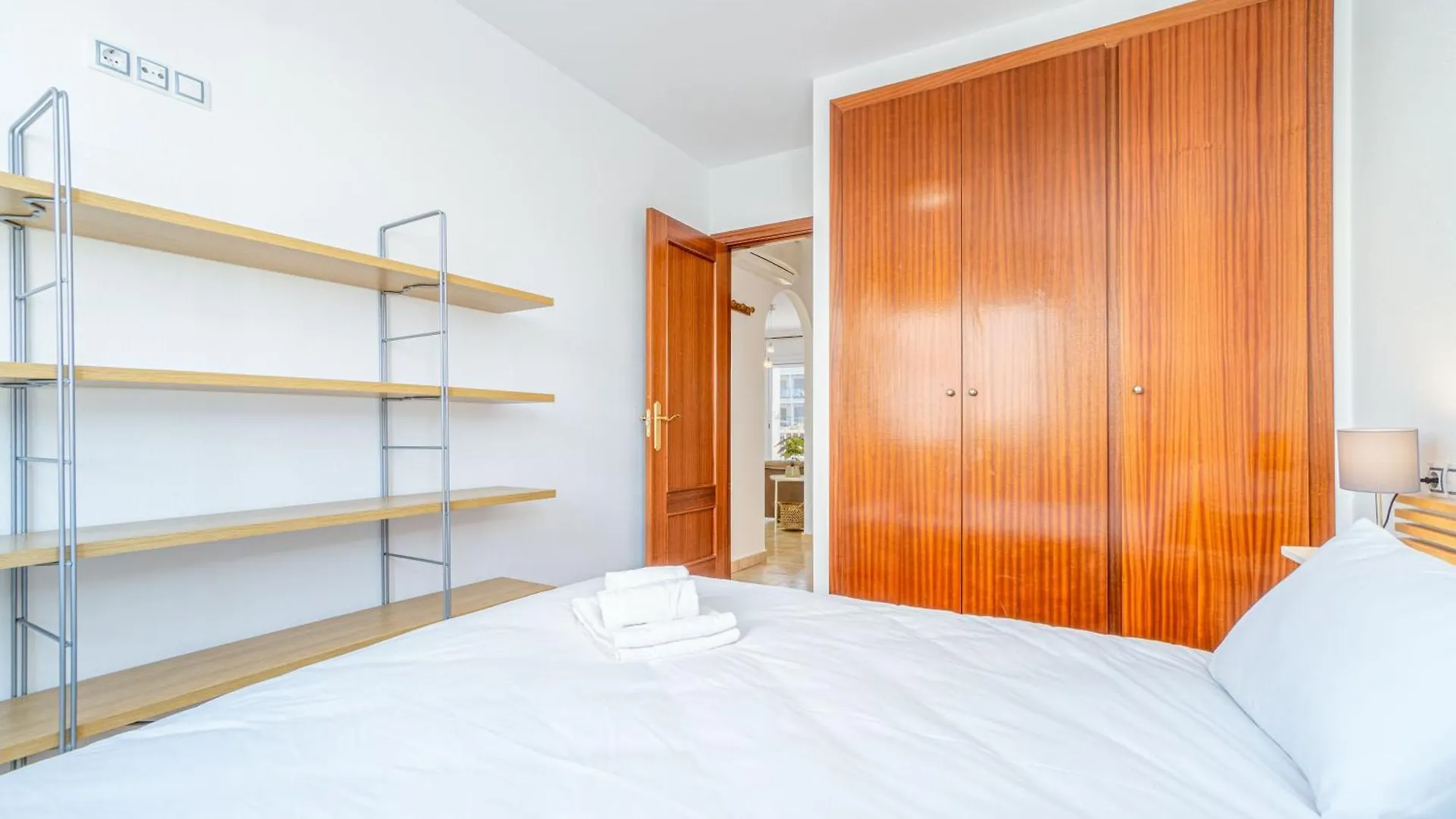 Apartamento Frente Al Canal Con Terraza Apartamento Empuriabrava