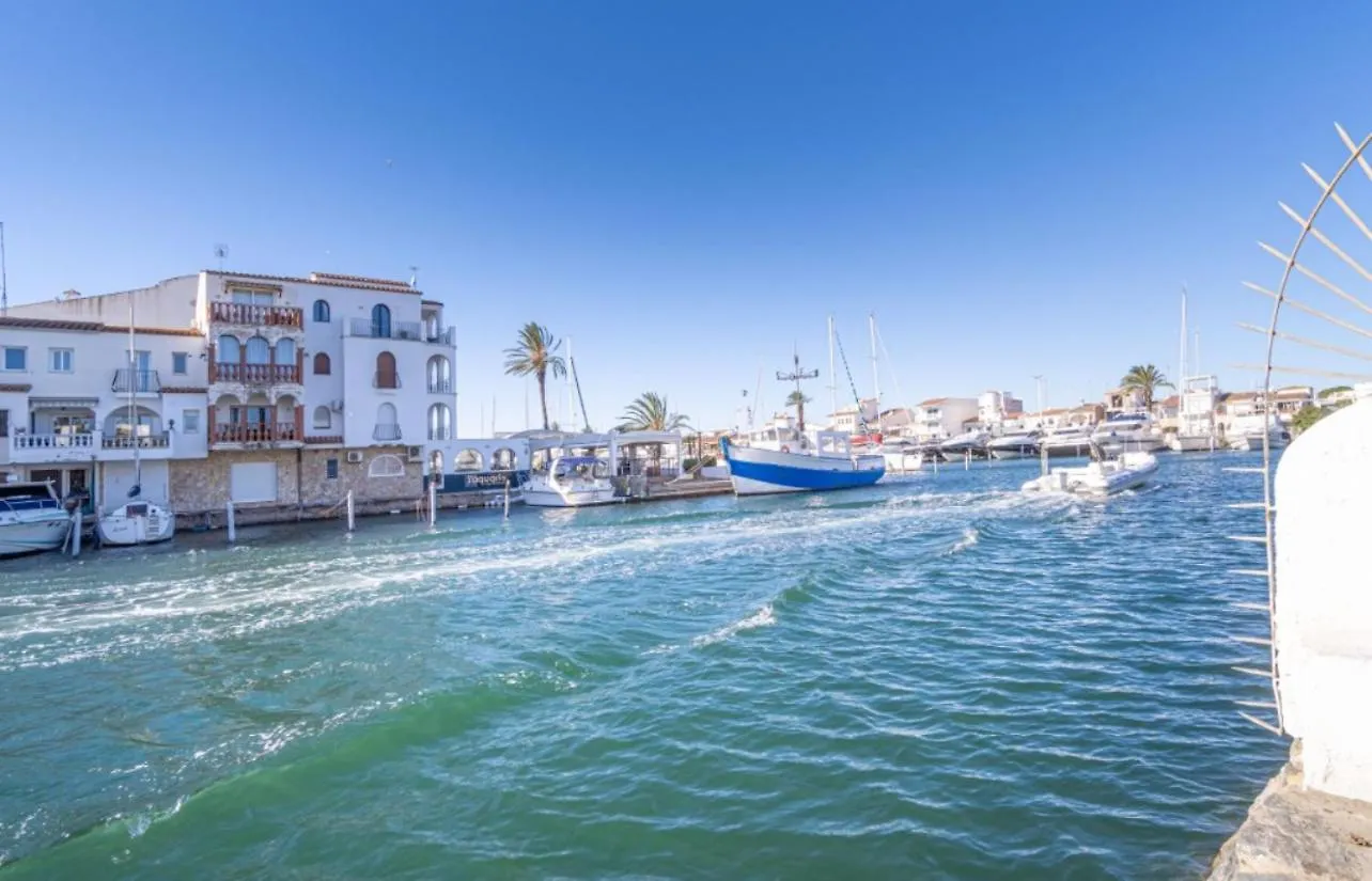 Apartamento Frente Al Canal Con Terraza Apartamento Empuriabrava Espanha