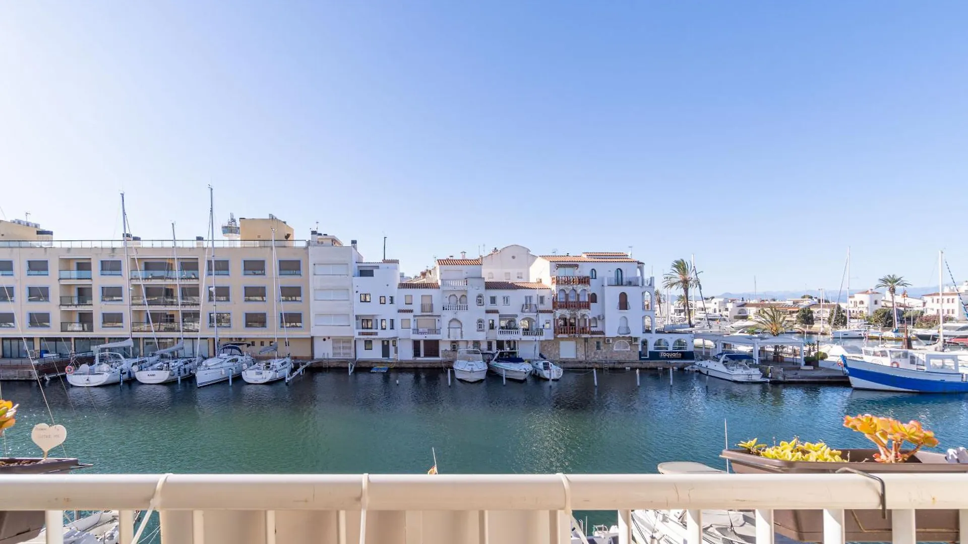 Apartamento Frente Al Canal Con Terraza Apartamento Empuriabrava 0*,  Espanha