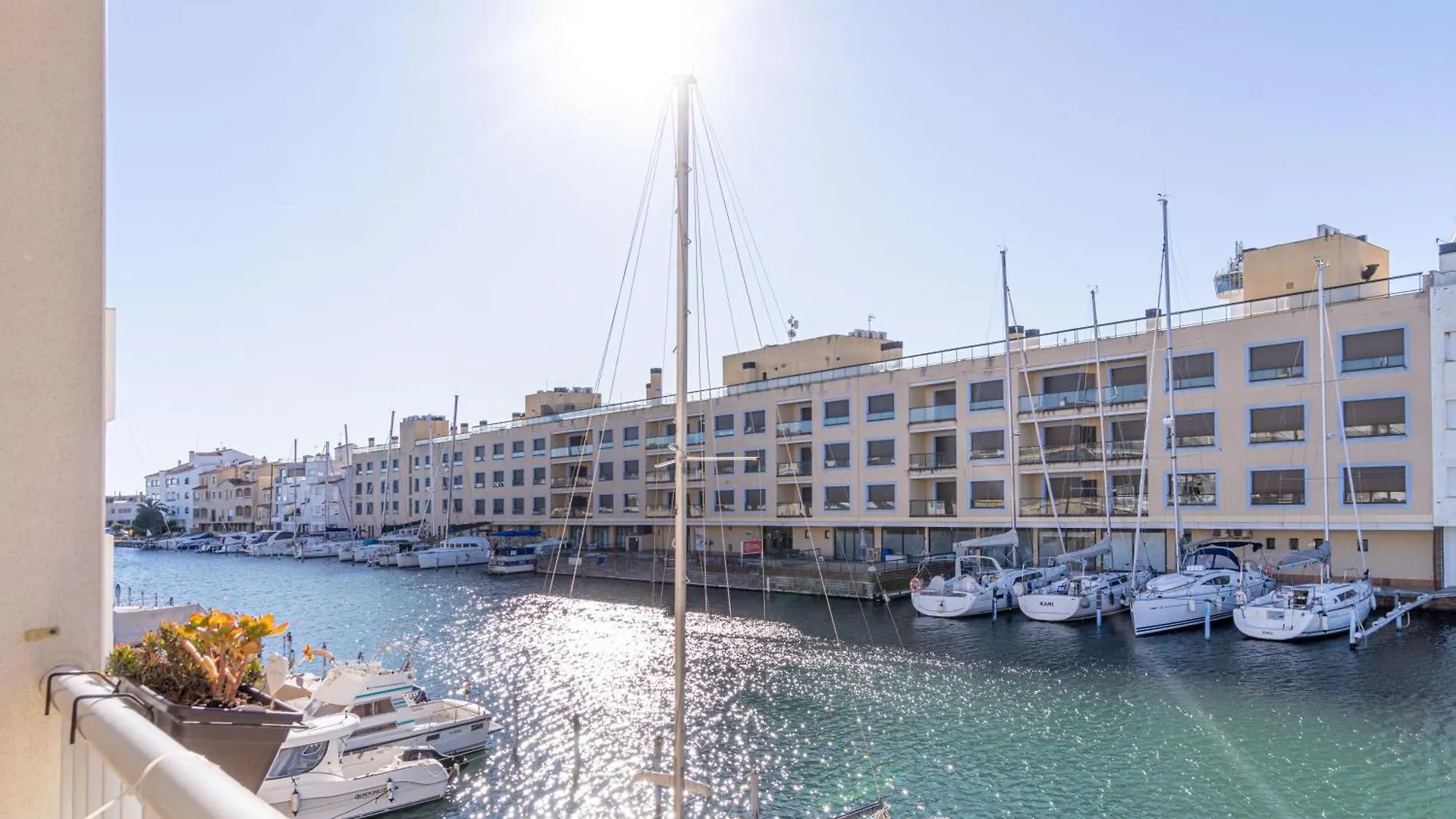 Apartamento Frente Al Canal Con Terraza Apartamento Empuriabrava 0*,